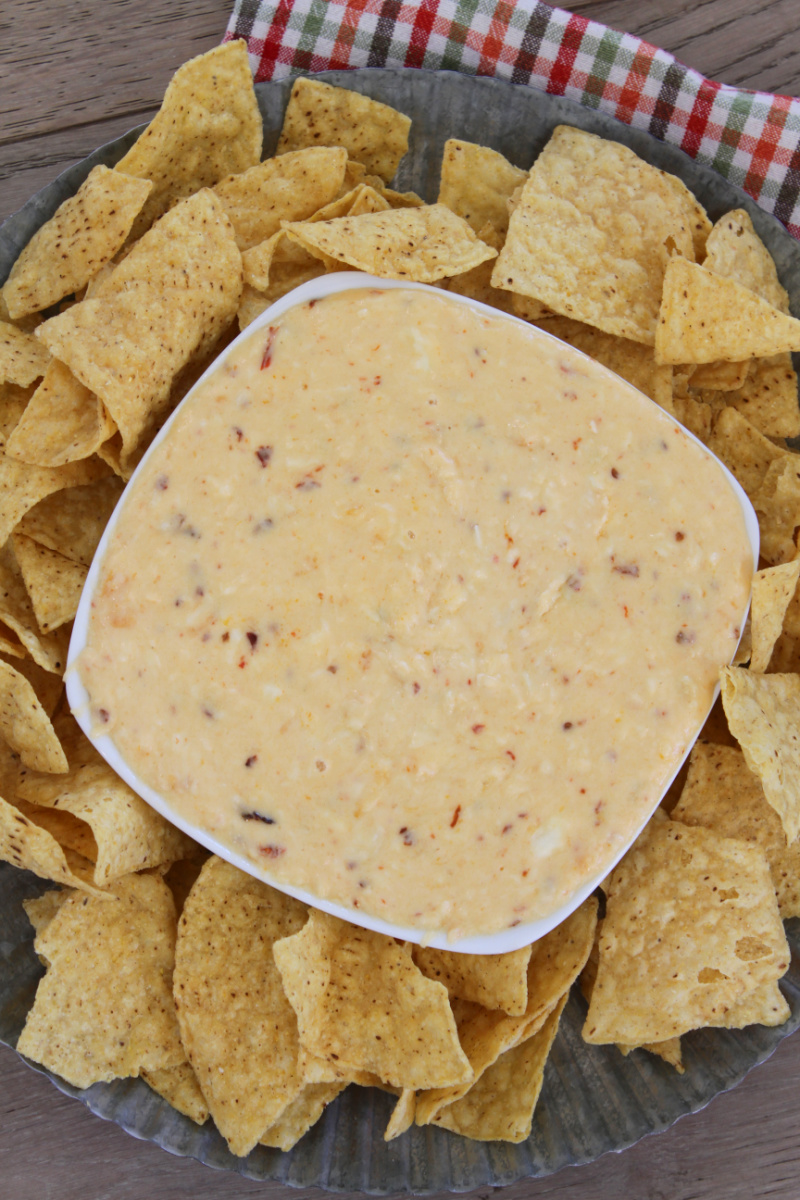 CHIPS & QUESO